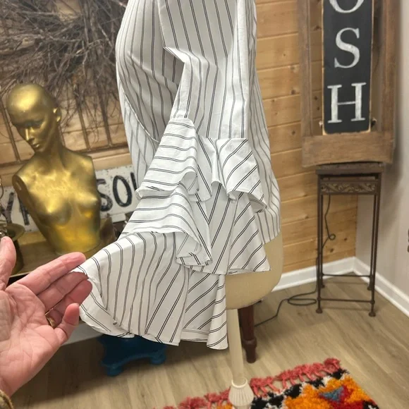 Aqua ruffle sleeve blouse - Picture 6 of 9